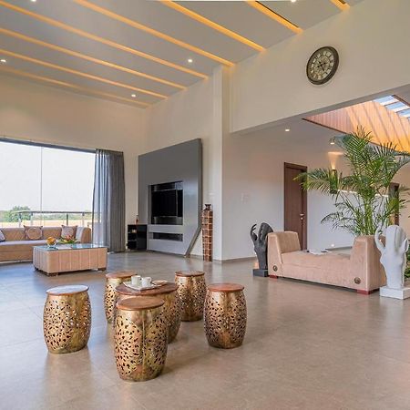 Le Bon Horizon: Hillside Elegance with Pool and Gazebo near Sula Villa Nashik Exterior photo