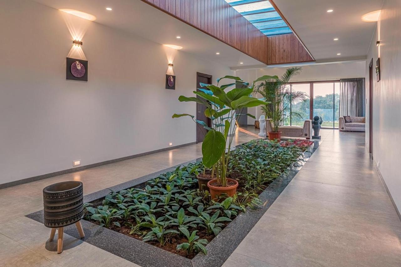 Le Bon Horizon: Hillside Elegance with Pool and Gazebo near Sula Villa Nashik Exterior photo