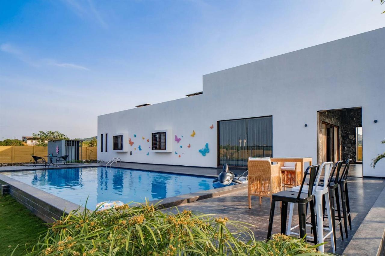Le Bon Horizon: Hillside Elegance with Pool and Gazebo near Sula Villa Nashik Exterior photo