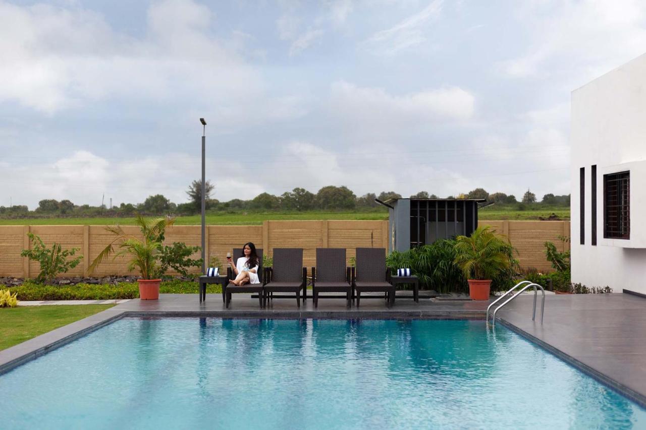 Le Bon Horizon: Hillside Elegance with Pool and Gazebo near Sula Villa Nashik Exterior photo