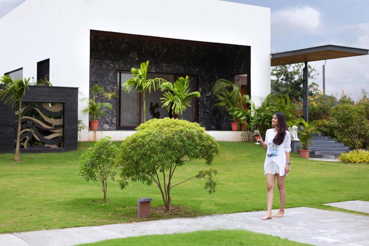 Le Bon Horizon: Hillside Elegance with Pool and Gazebo near Sula Villa Nashik Exterior photo