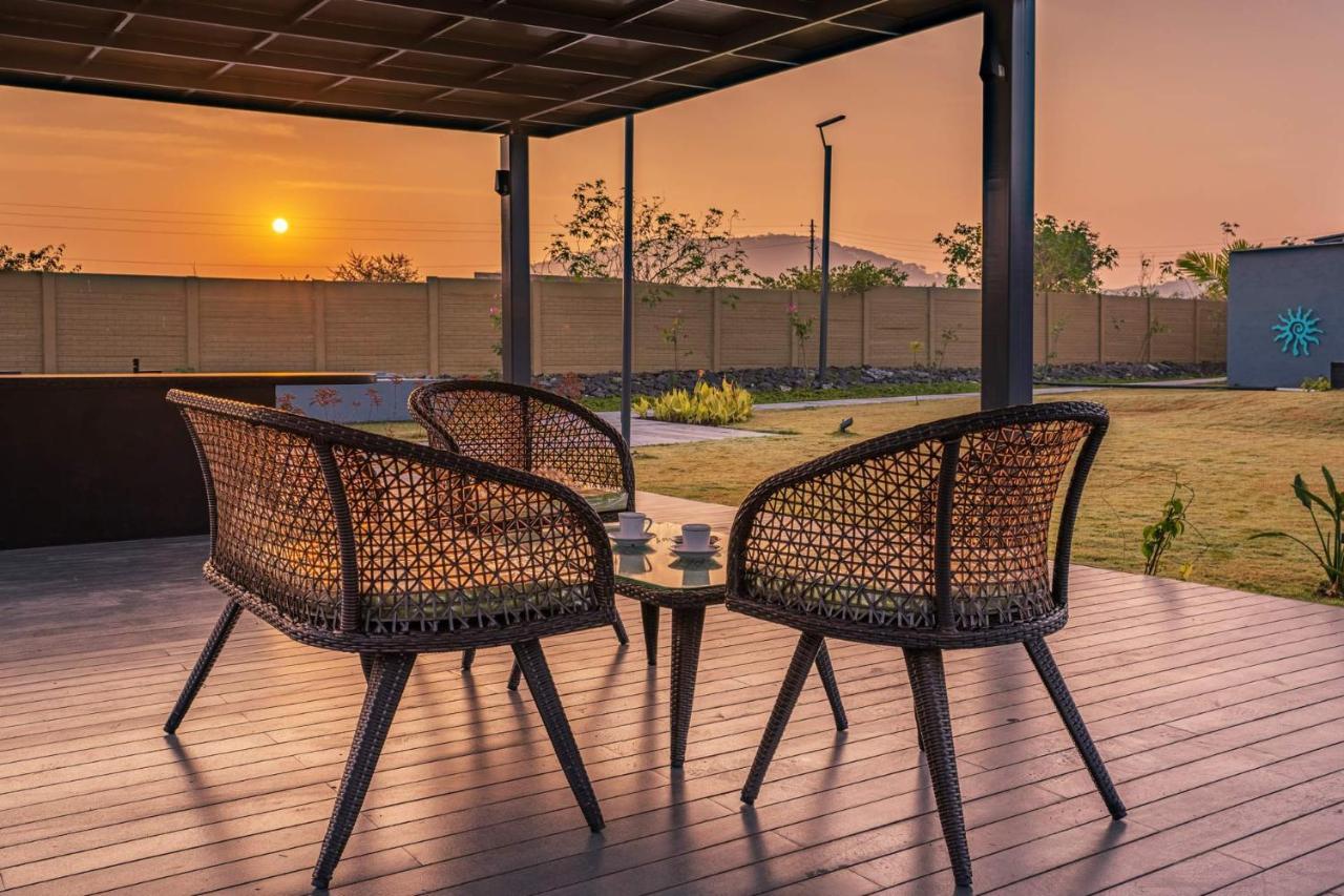 Le Bon Horizon: Hillside Elegance with Pool and Gazebo near Sula Villa Nashik Exterior photo