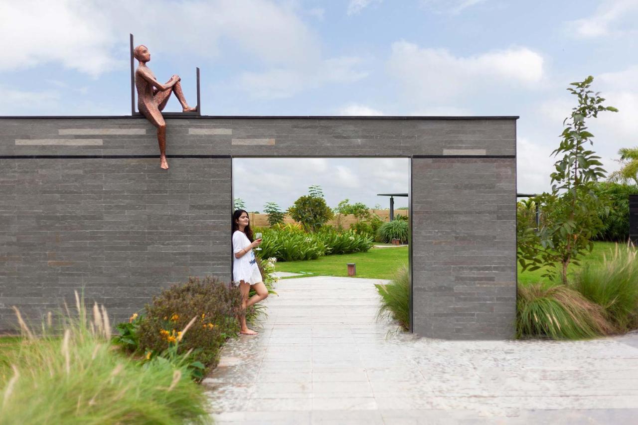 Le Bon Horizon: Hillside Elegance with Pool and Gazebo near Sula Villa Nashik Exterior photo