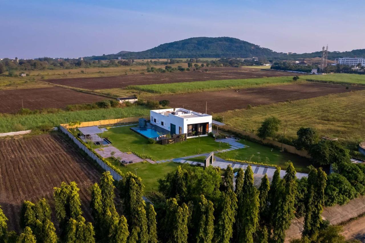 Le Bon Horizon: Hillside Elegance with Pool and Gazebo near Sula Villa Nashik Exterior photo